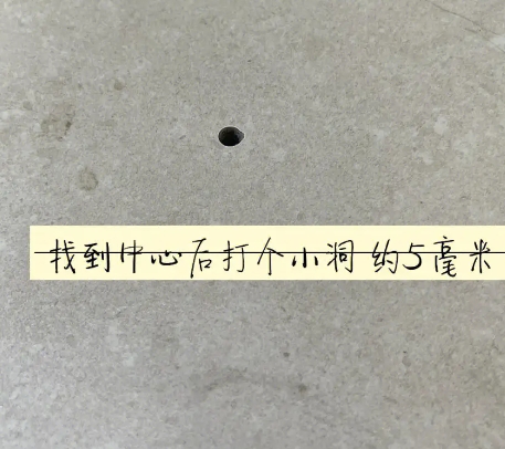 丹巴瓷砖空鼓维修公司专业解答在瓷砖铺贴过程中，如果砂料搅拌不均匀，将会带来以下问题